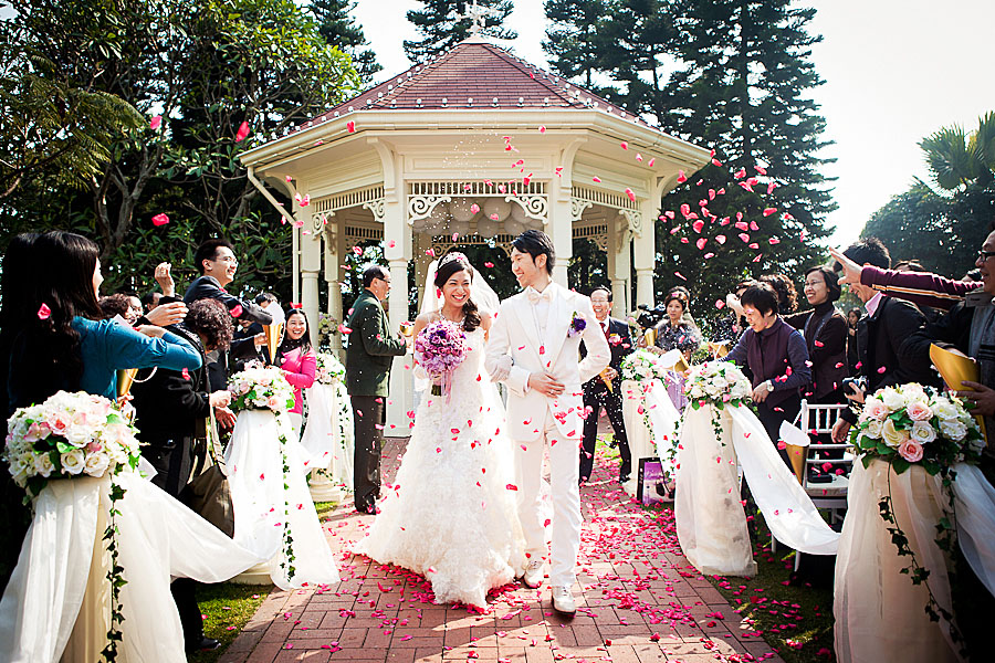hong kong wedding photographer at disneyland